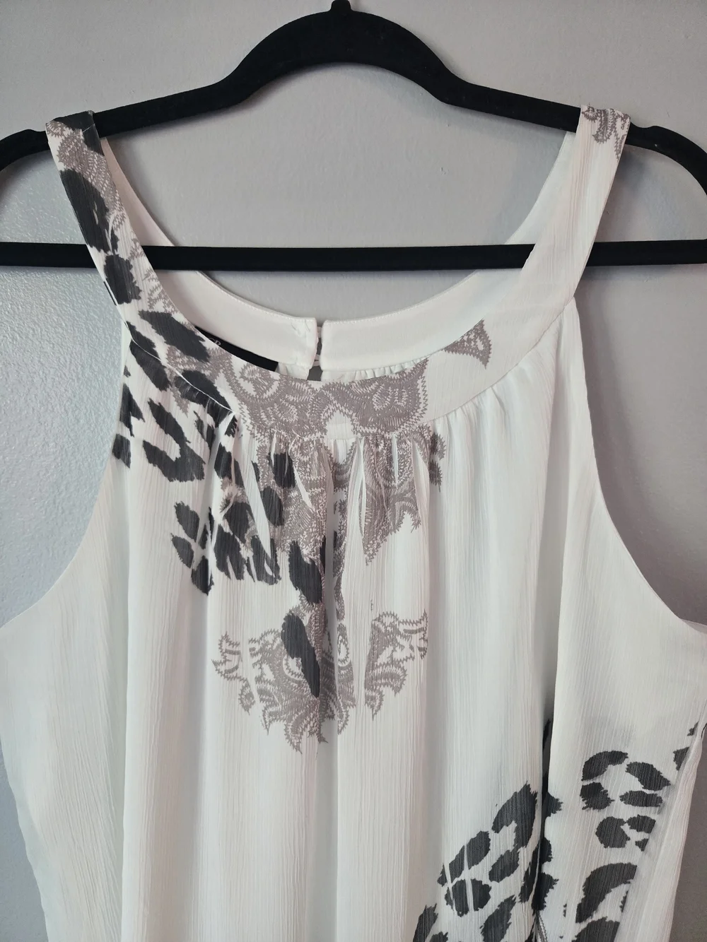 AGB Chiffon Halter Blouse Large L White Mixed Animal Print Baroque Keyhole Flaw